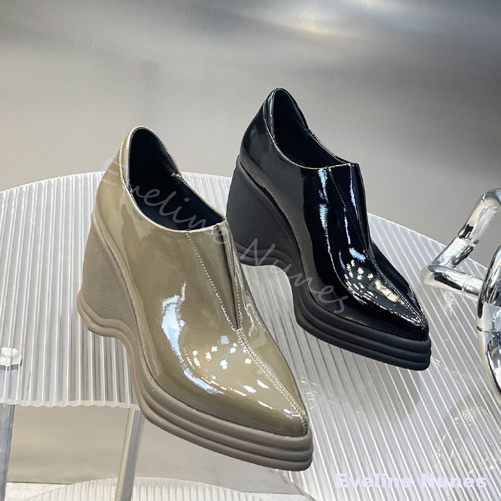 Street Fashion Dress - Lackleder V-Cut Spitze Keilabsatz-Pumps für Damen