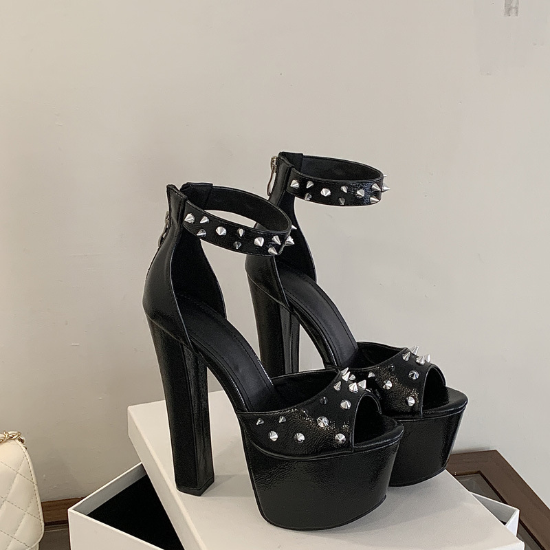 Mode-Design Metall Niet Zurück – Street Fashion Dress Bewertung und Preis