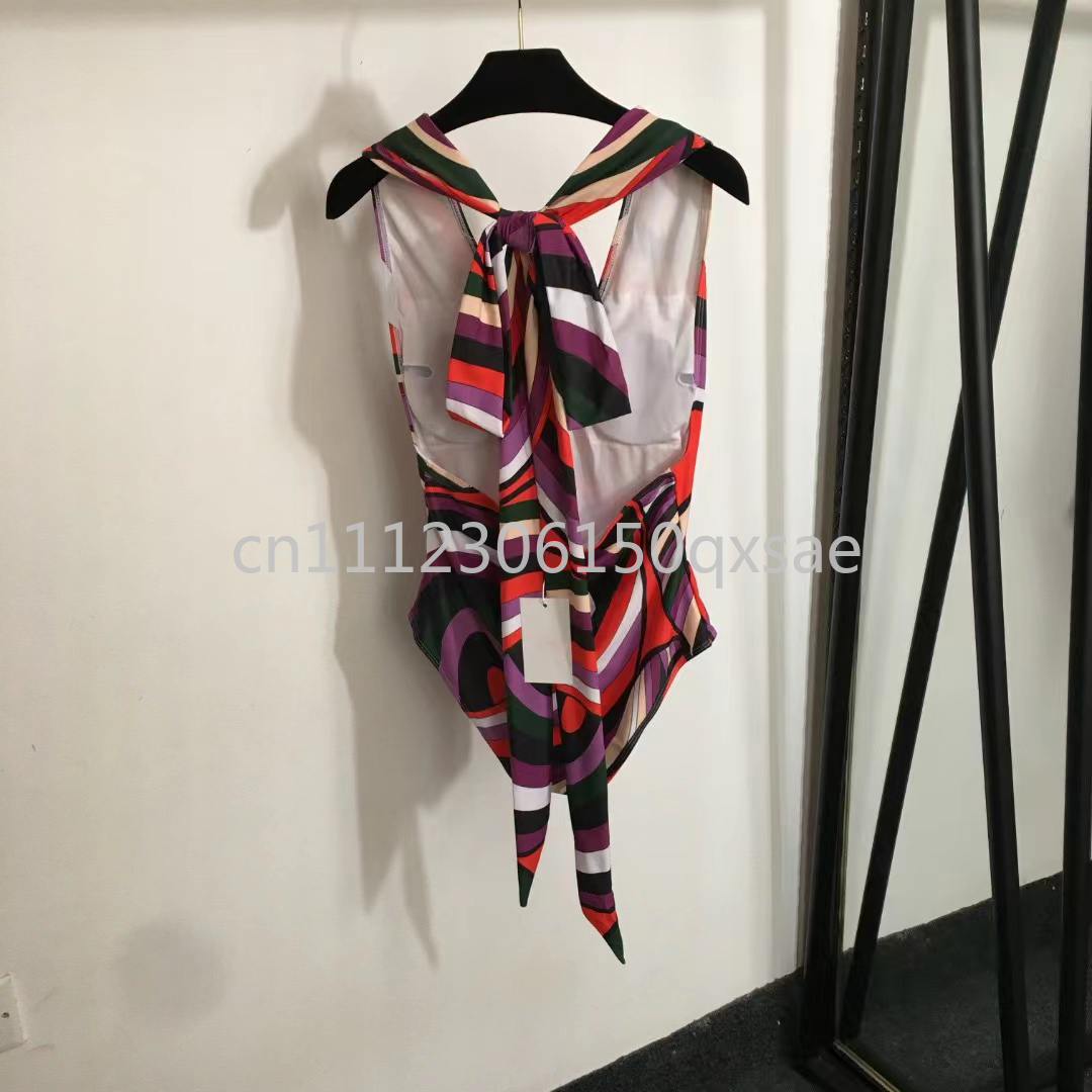 Modische Damen-Badeanzüge mit  – Street Fashion Logo Bewertung und Preis